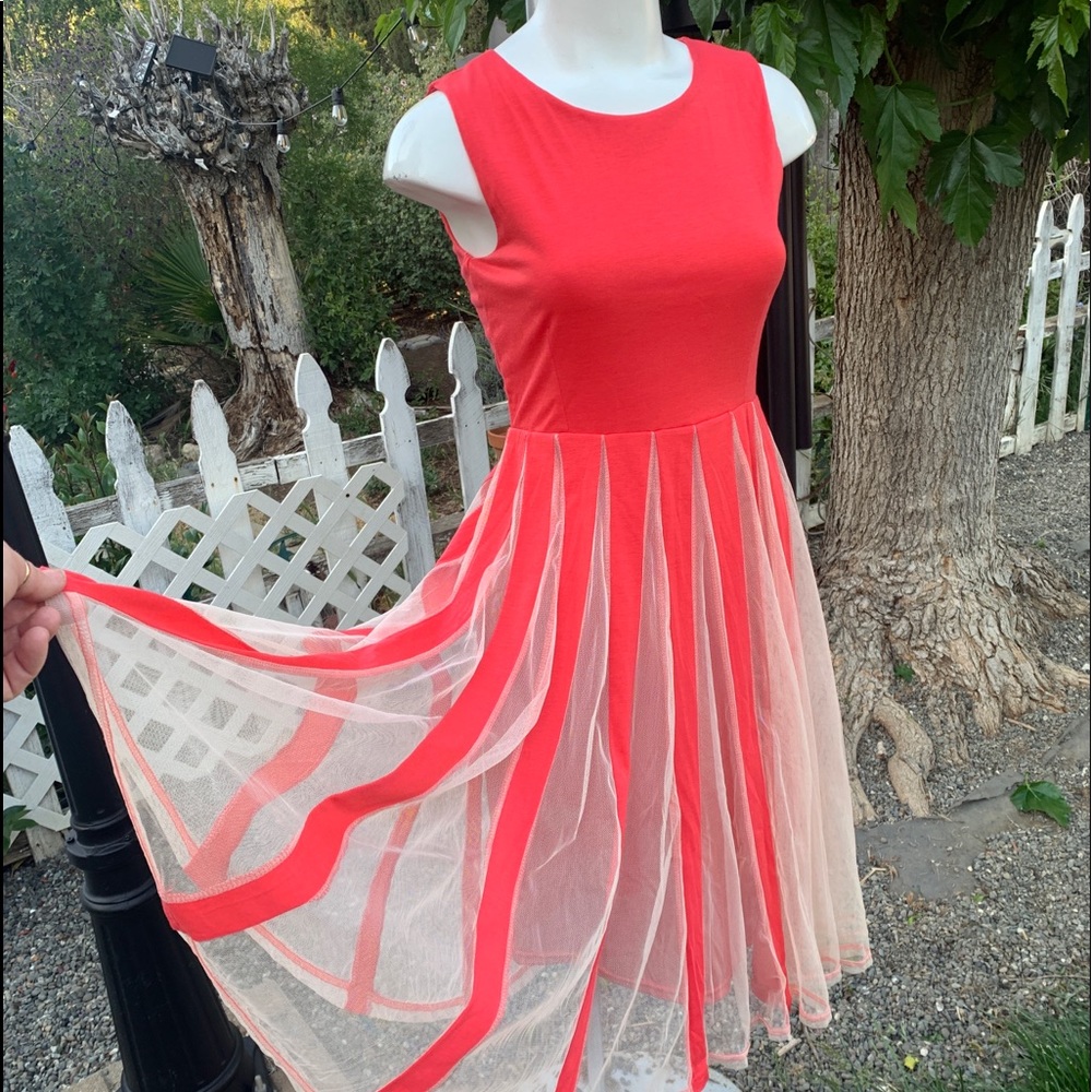 SOUTHSTORE Peach Sleeveless Flattering Party Dress Sz Lg